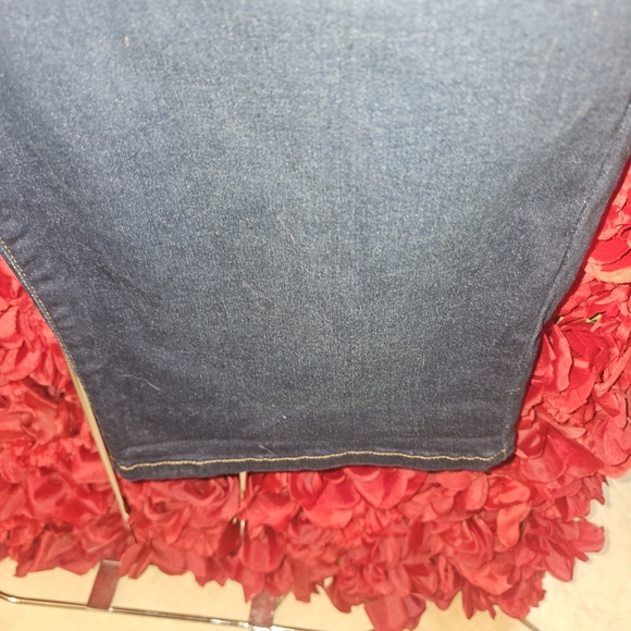 Croft & Barrow NWT Dark Denim Women's Bermuda Shorts Size 14 - Picture 7 of 9